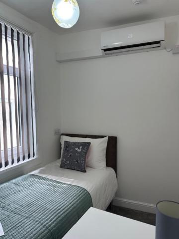 Lord Merit Guest Rooms In King'S Cross St Pancras Лондон Экстерьер фото